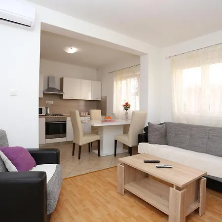 11518c Apartman Split